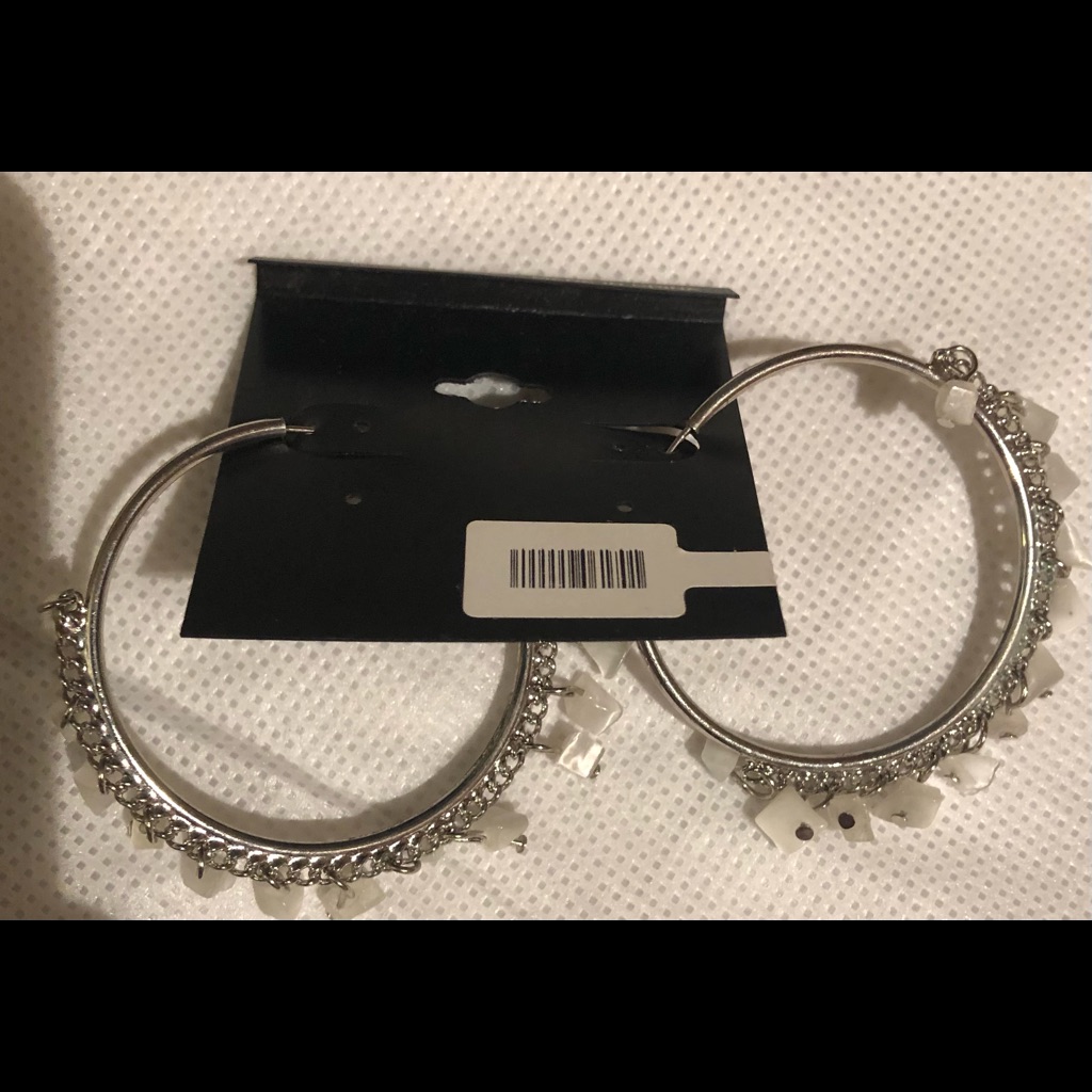 Claires Hoop Earrings 15$